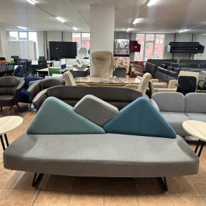 Klas Ofis Üsküdar DOVI Marka Kumaş Sehpalı 3’lü Bekleme Koltuğu – Sıfır