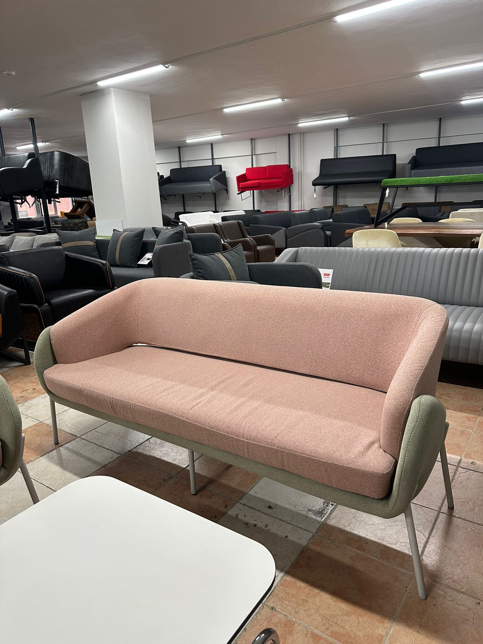 Klas Ofis Üsküdar Dovi Marka 2+1 Bekleme Koltuğu – Sehpalı Set – İkinci El - Görsel 5