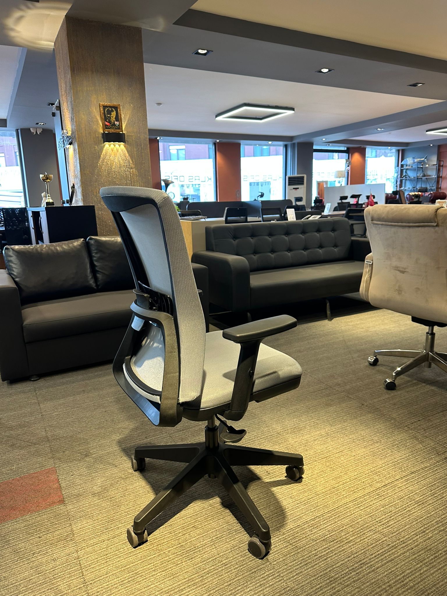 Klas Ofis Üsküdar Gri Renk Ayarlanabilir Kolçaklı Çalışma Koltuğu – Sıfır Ürün - Görsel 3