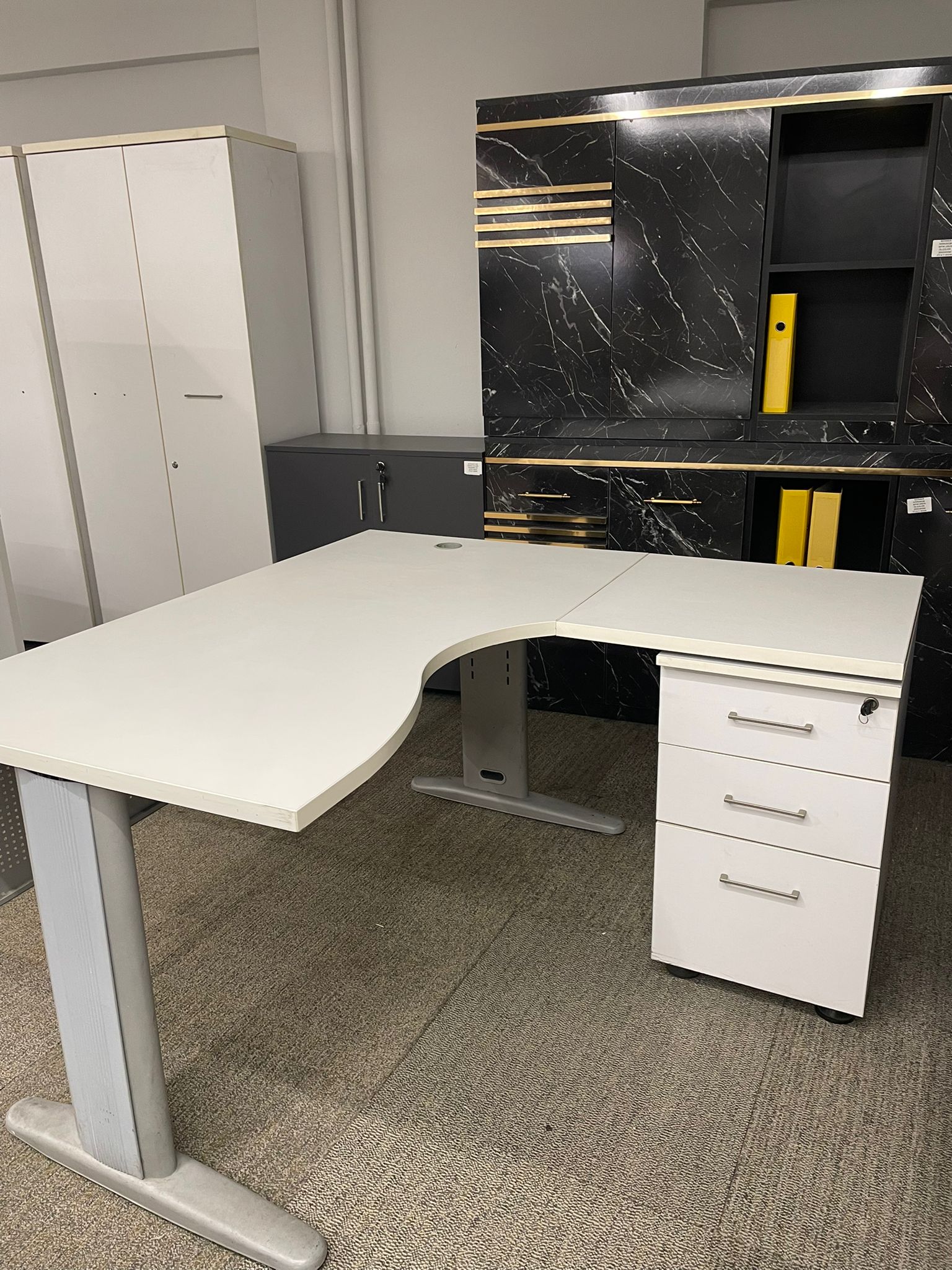 KLAS OFİS ÜSKÜDAR 140x80 BEYAZ L KESONLU ÇALIŞMA MASASI - Görsel 5