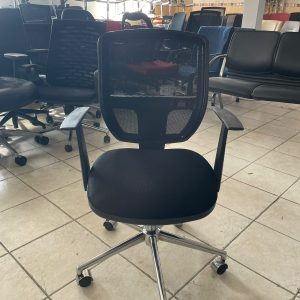 KLAS OFİS ÜSKÜDAR YENİLENMİŞ KROM AYAKLI ÇALIŞMA KOLTUĞU