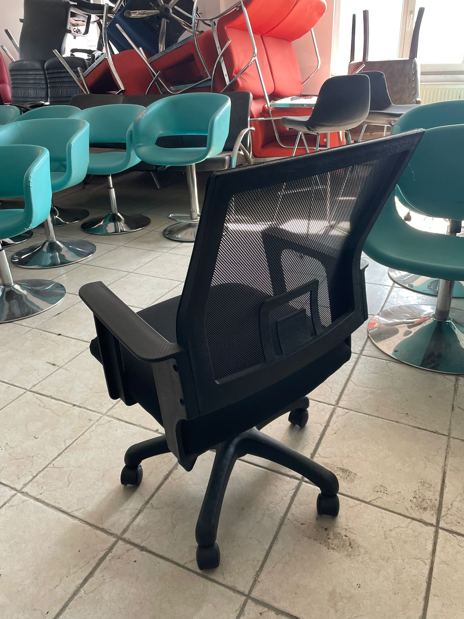 KLAS OFİS ÜSKÜDAR SİYAH FİLELİ YENİLENMİŞ ÇALIŞMA KOLTUĞU - Görsel 4