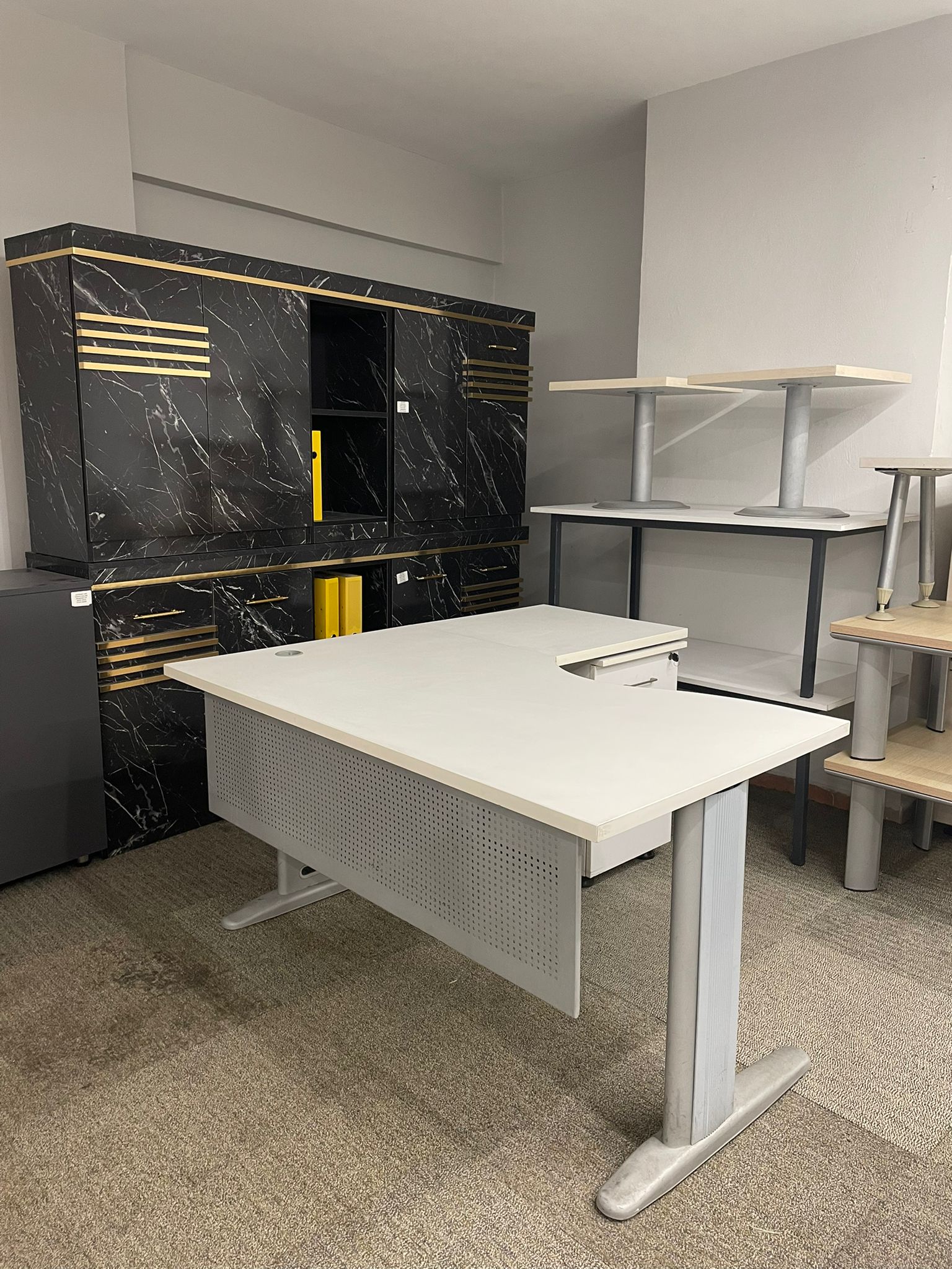 KLAS OFİS ÜSKÜDAR 140x80 BEYAZ L KESONLU ÇALIŞMA MASASI - Görsel 4