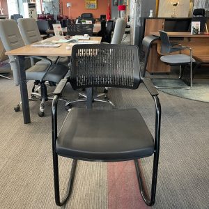 KLAS OFİS ÜSKÜDAR BÜROMODEL MARKA BEKLEME KOLTUĞU (İKİNCİ EL)