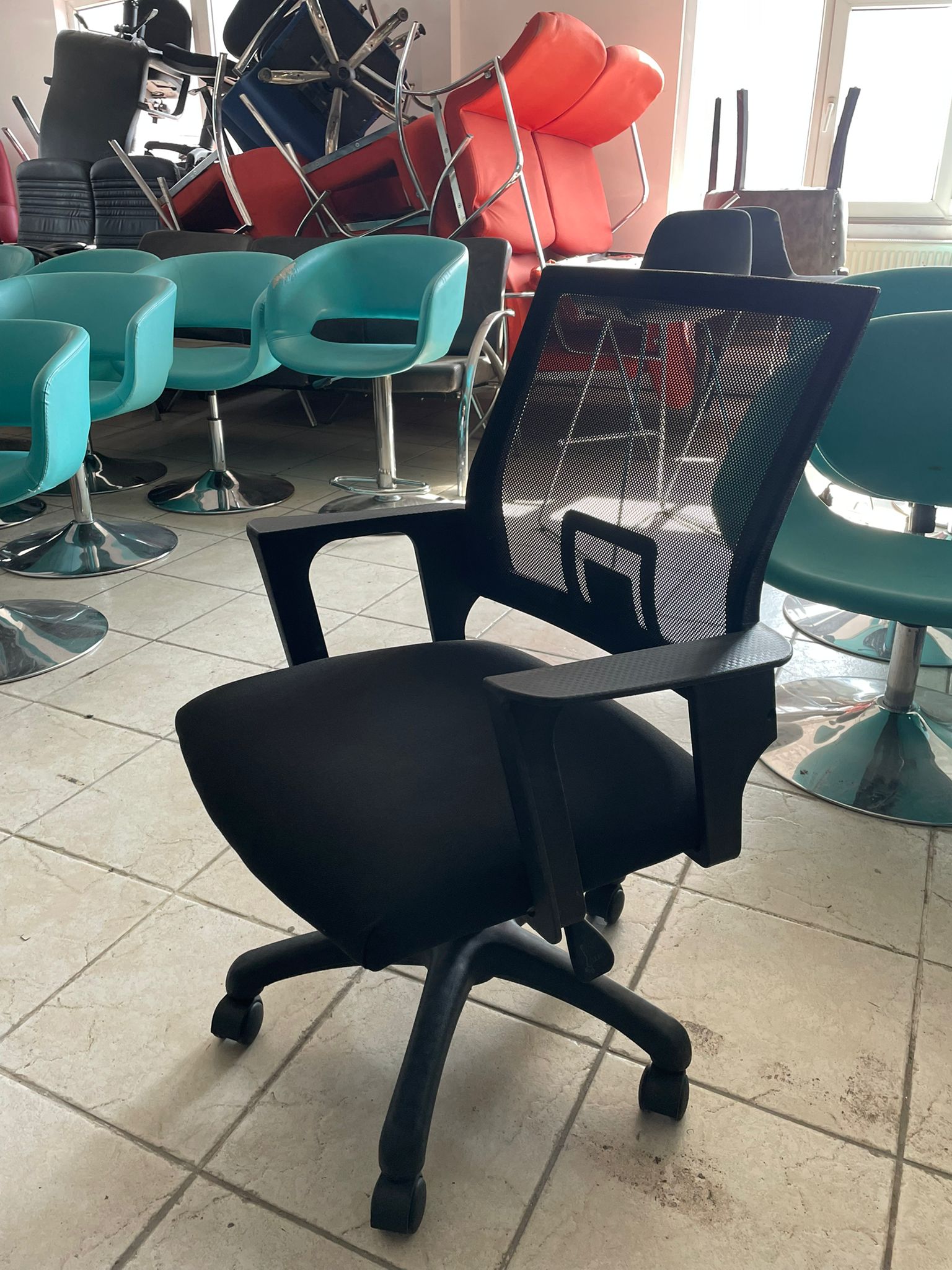 KLAS OFİS ÜSKÜDAR SİYAH FİLELİ YENİLENMİŞ ÇALIŞMA KOLTUĞU - Görsel 3