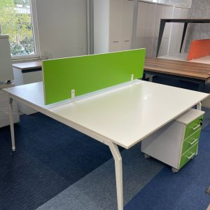 KLAS OFİS ÜSKÜDAR 160x140 YEŞİL RENK KESONLU 2 KİŞİLİK ÇALIŞMA GRUBU