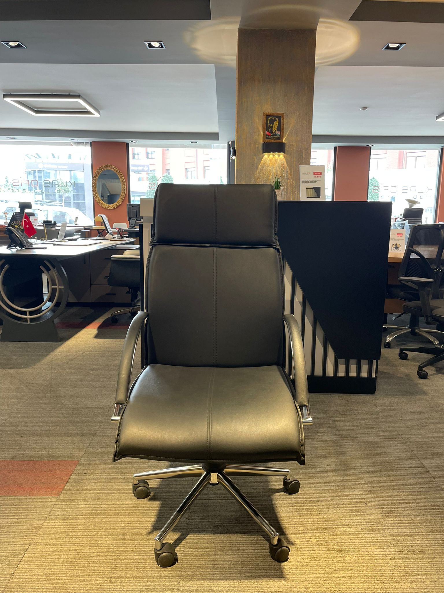KLAS OFİS ÜSKÜDAR DOVİ MARKA İKİNCİ EL DERİ YÖNETİCİ KOLTUĞU