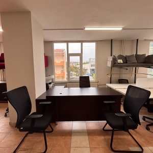 KLAS OFİS ÜSKÜDAR 210x80 SİYAH YÖNETİCİ MASASI (YAN ETAJERLİ)