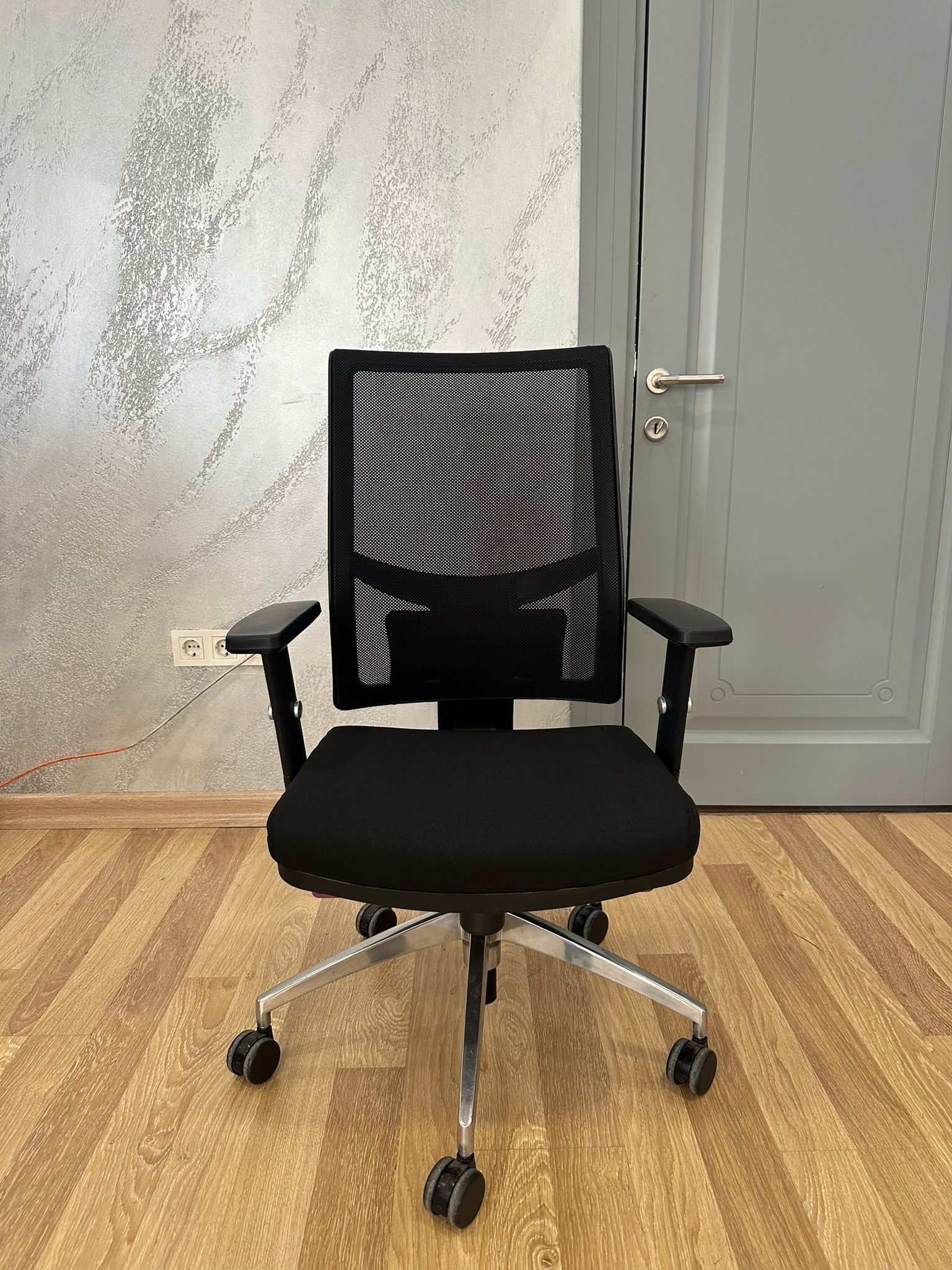 KLAS OFİS ÜSKÜDAR BÜROMODEL METAL AYAKLI ÇALIŞMA KOLTUĞU