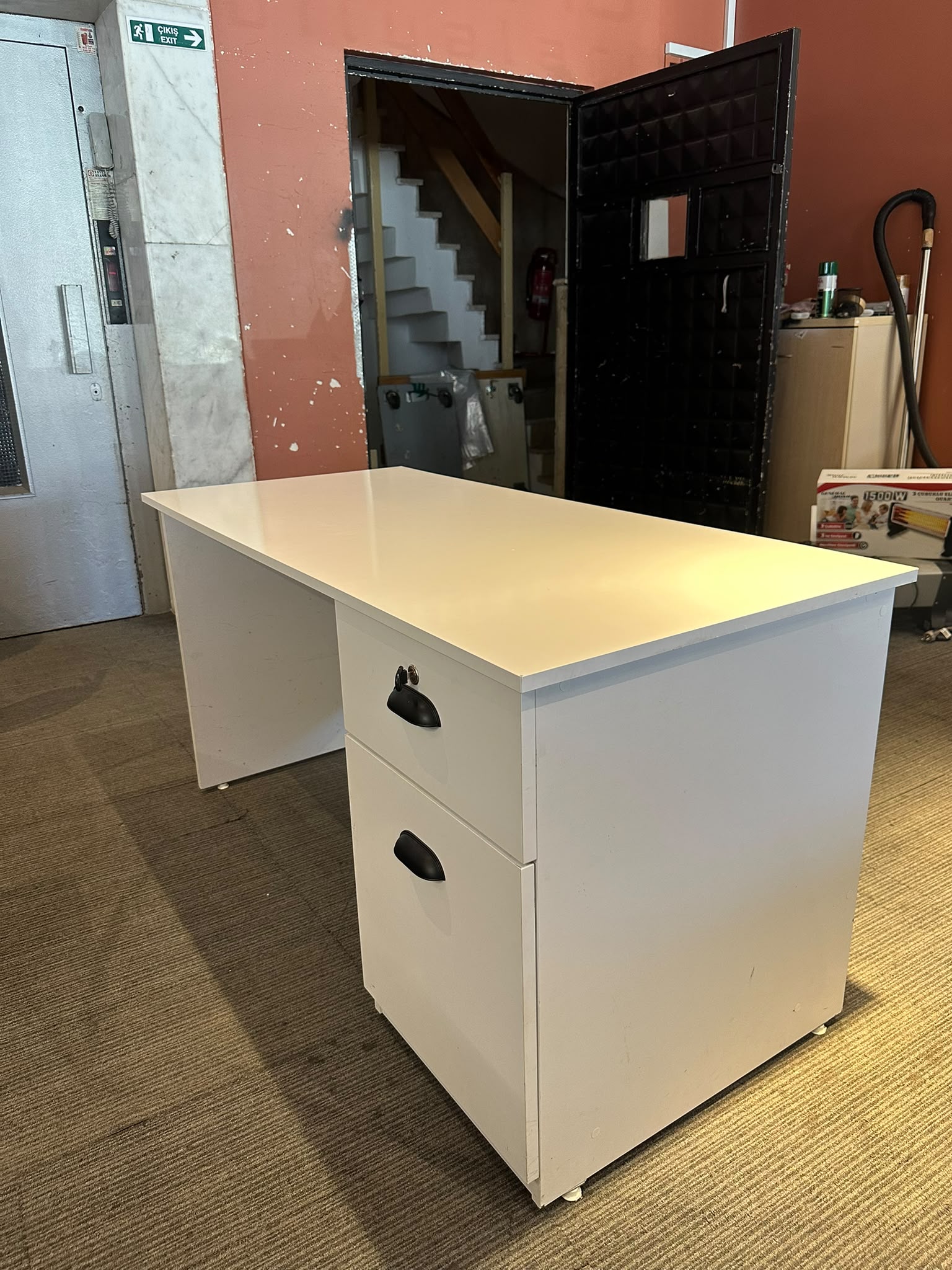 KLAS OFİS ÜSKÜDAR 140X65 BEYAZ KESONLU ÇALIŞMA MASASI - Görsel 5