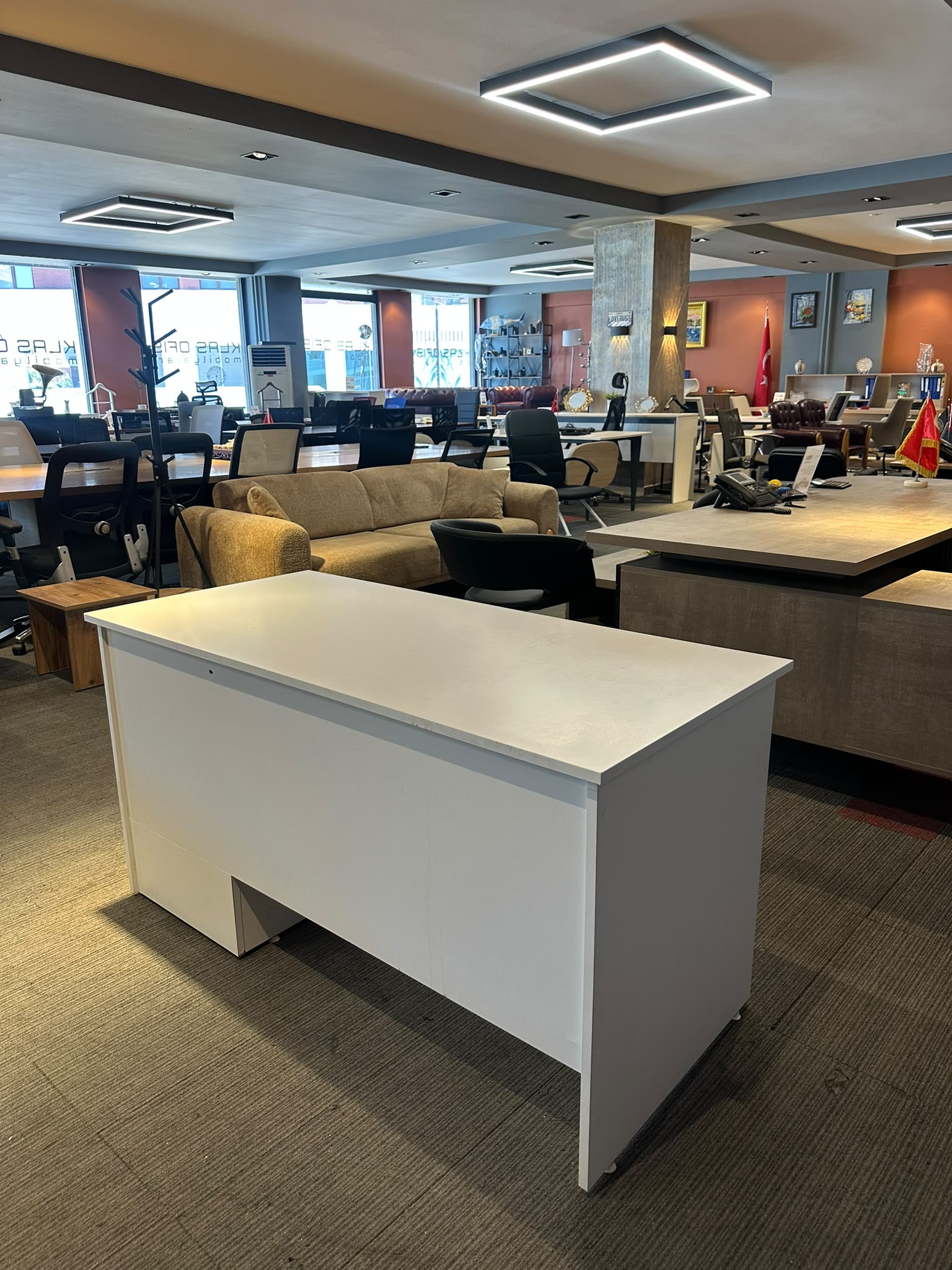 KLAS OFİS ÜSKÜDAR 140X65 BEYAZ KESONLU ÇALIŞMA MASASI - Görsel 4