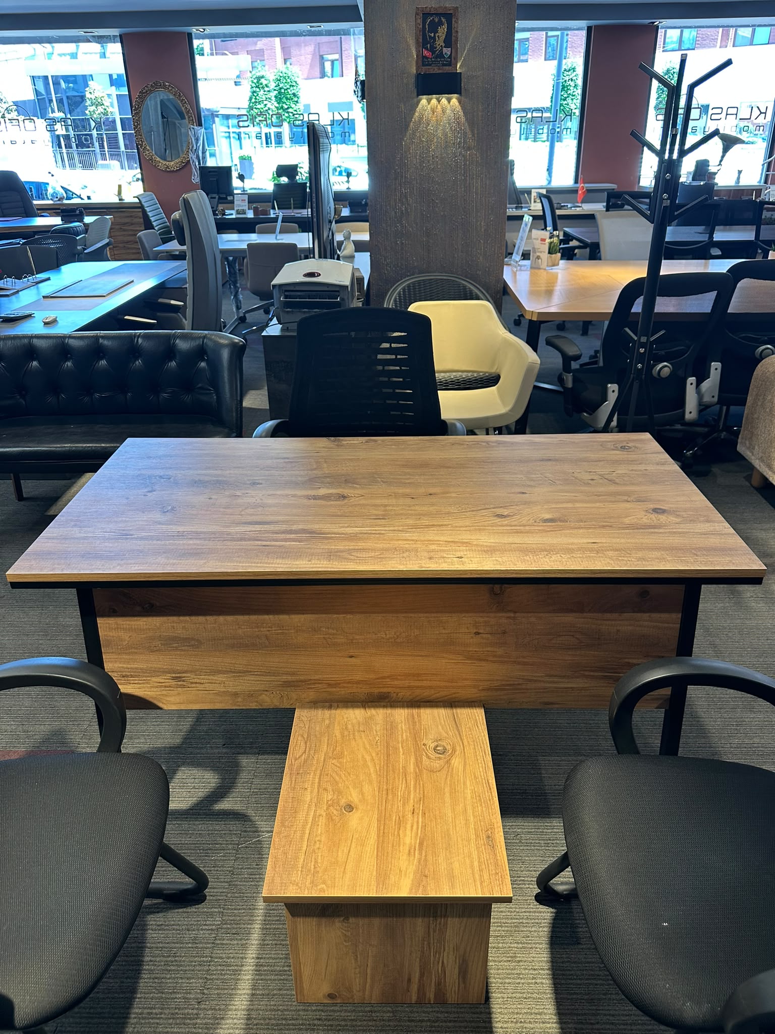 KLAS OFİS ÜSKÜDAR 140X70 MEŞE MAKAM TAKIMI (KOLTUKLU SET) - Görsel 4