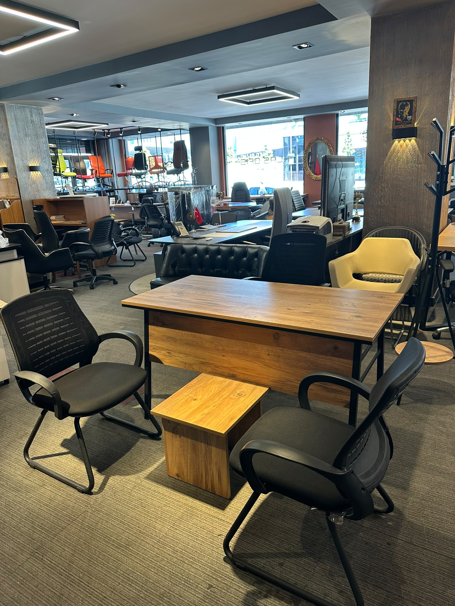 KLAS OFİS ÜSKÜDAR 140X70 MEŞE MAKAM TAKIMI (KOLTUKLU SET) - Görsel 5
