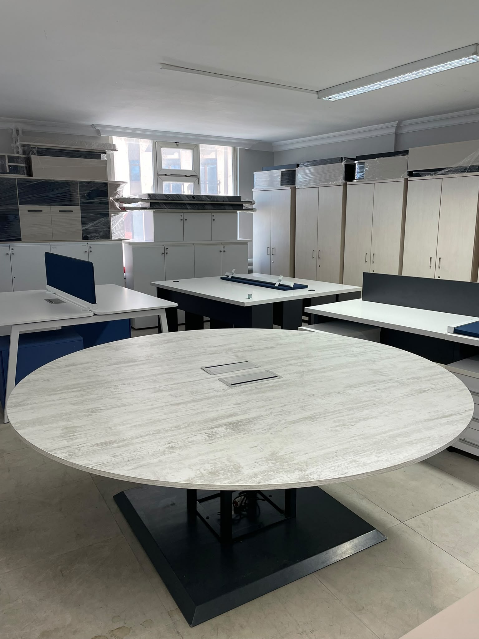 KLAS OFİS ÜSKÜDAR ÇAP 200 YUVARLAK TOPLANTI MASASI - Görsel 3