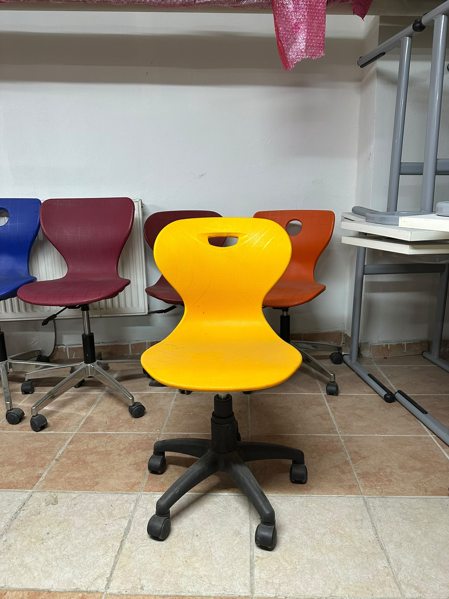 KLAS OFİS ÜSKÜDAR MONOBLOK SARI RENK ÇALIŞMA SANDALYESİ