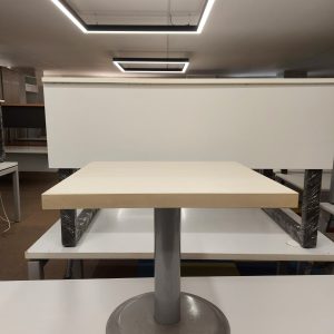 KLAS OFİS ÜSKÜDAR 50X50 AKÇAAĞAÇ RENK ORTA SEHPA