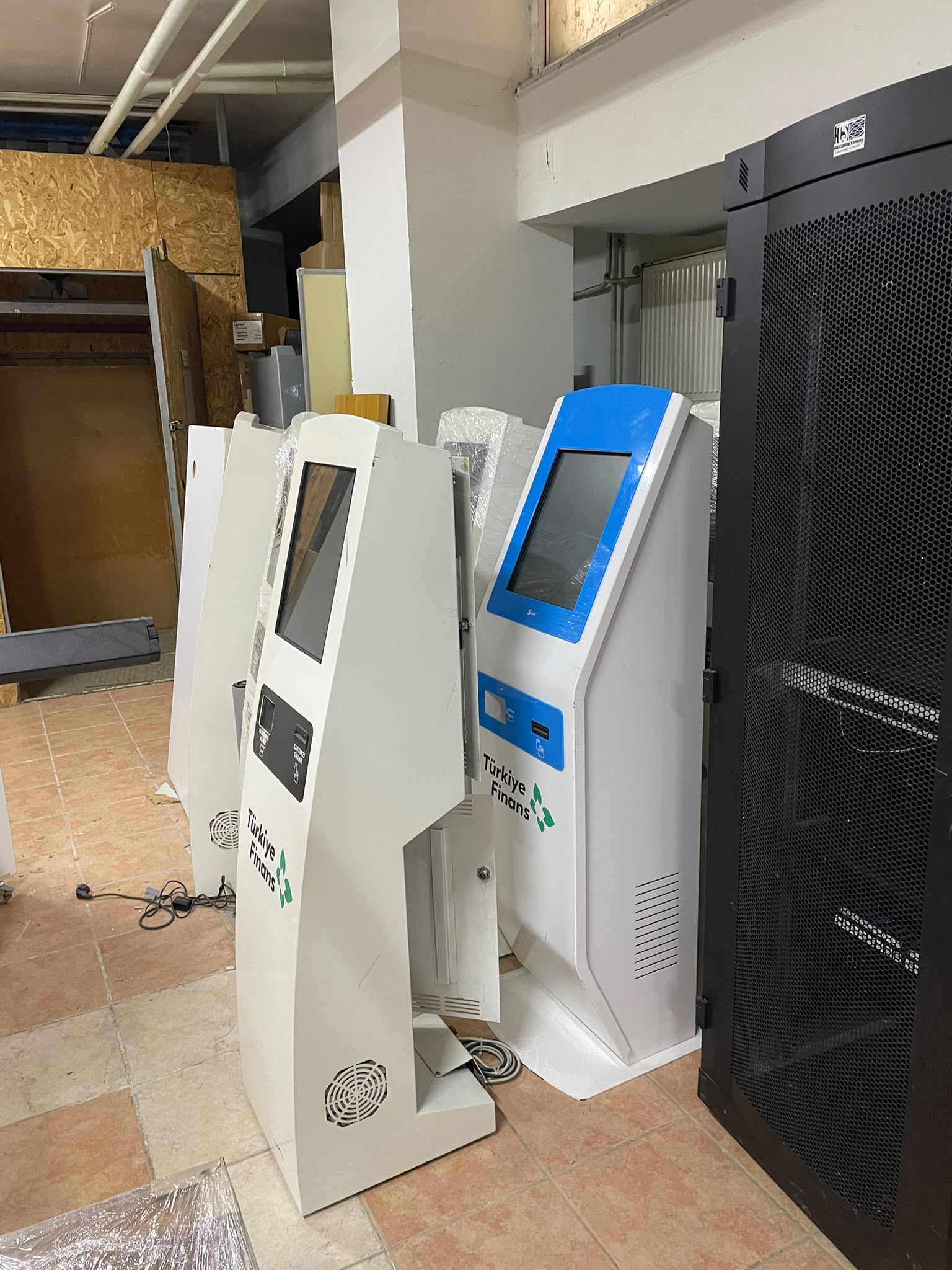 KLAS OFİS ÜSKÜDAR BANKADAN ÇIKMA EKRANLI SIRAMATİK SİSTEMİ - Görsel 4