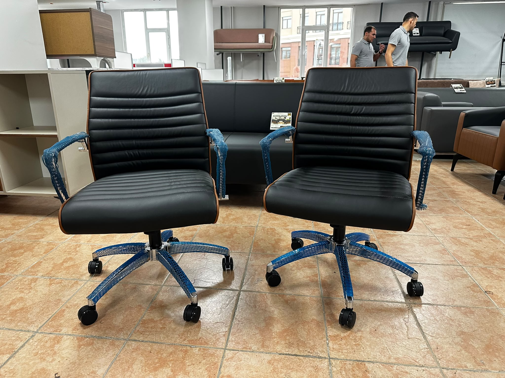 KLAS OFİS ÜSKÜDAR DERİ ÇALIŞMA KOLTUĞU SIFIR