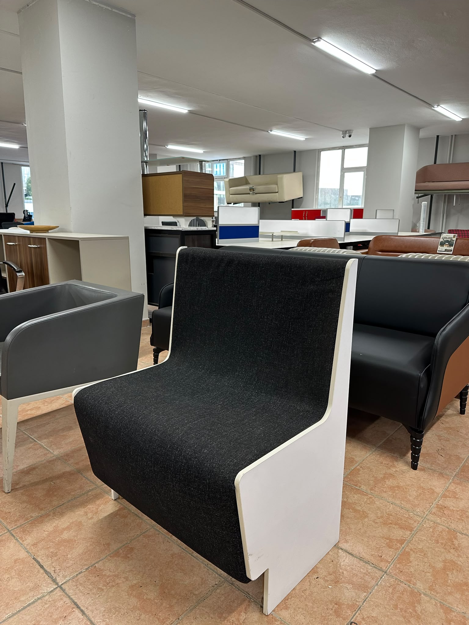 KLAS OFİS ÜSKÜDAR MODERN TEKLİ BEKLEME KOLTUĞU - Görsel 4