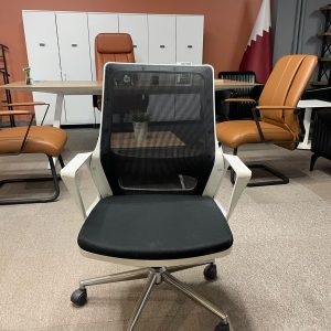 KLAS OFİS ÜSKÜDAR SİYAH FİLELİ BEYAZ KOLÇAKLI ÇALIŞMA KOLTUĞU