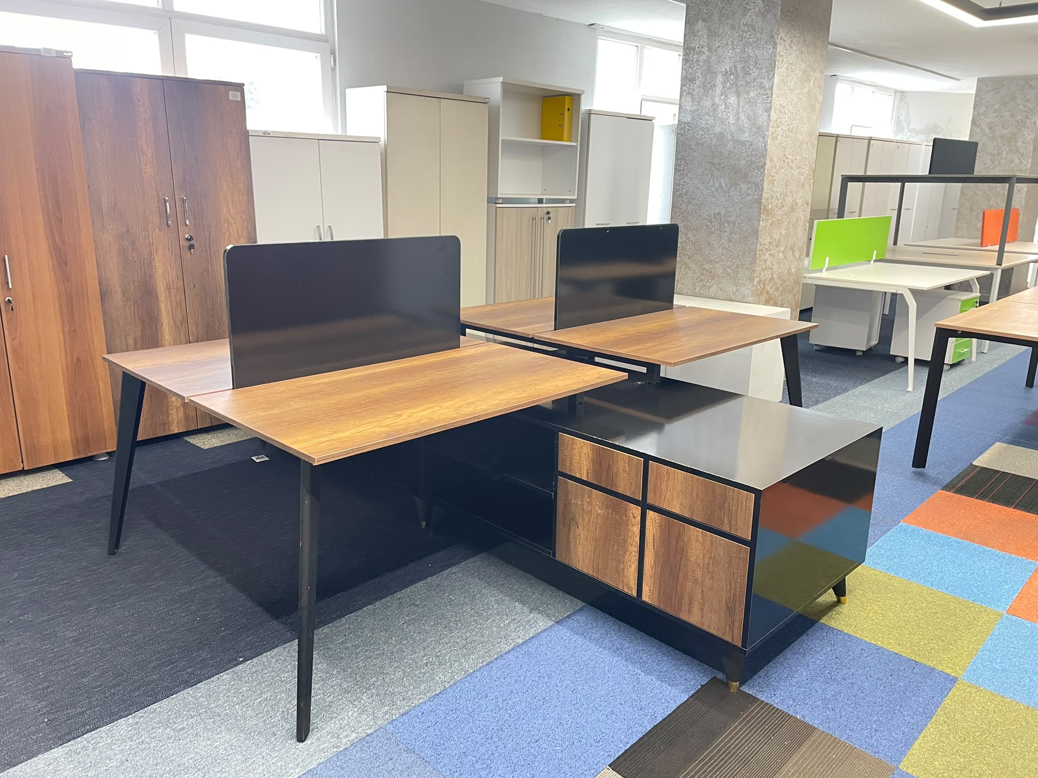KLAS OFİS ÜSKÜDAR 4 KİŞİLİK BAROK CEVİZ WORKSTATION - Görsel 3