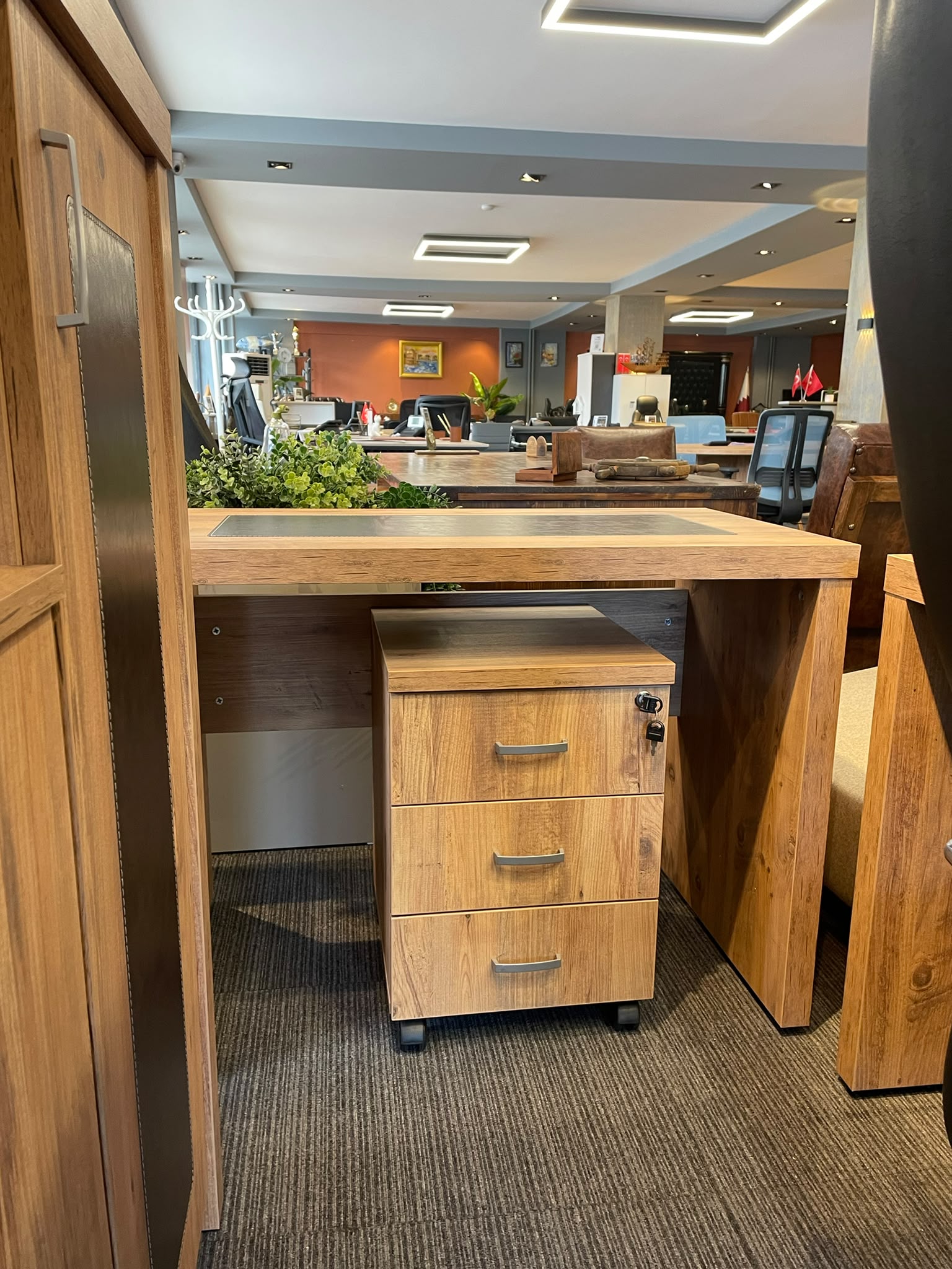 KLAS OFİS ÜSKÜDAR 90x210 cm DOVI KOLTUKLU MAKAM TAKIMI - Görsel 11