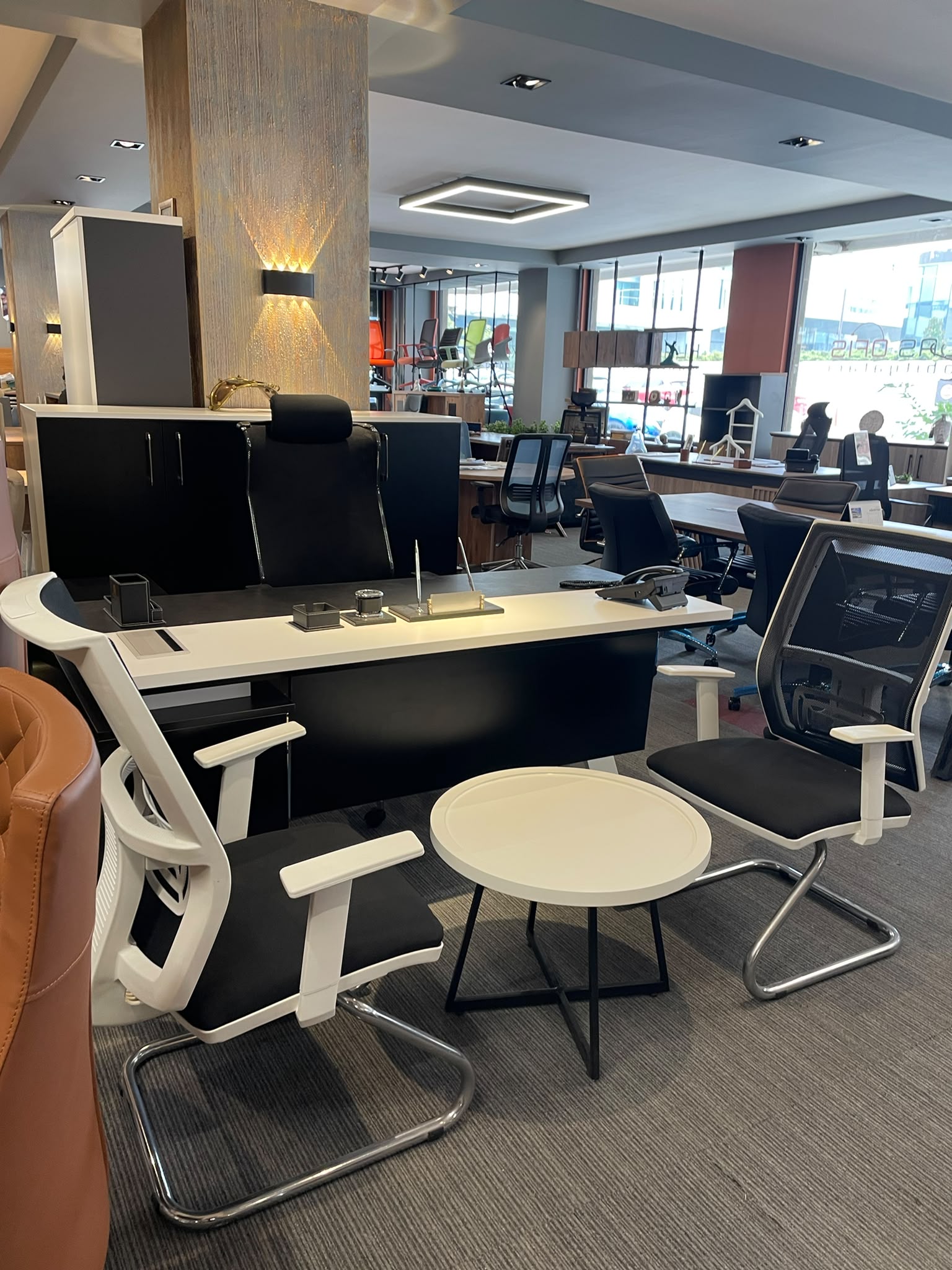 KLAS OFİS ÜSKÜDAR 70x170 SÜMENLİ MAKAM TAKIMI - Görsel 3